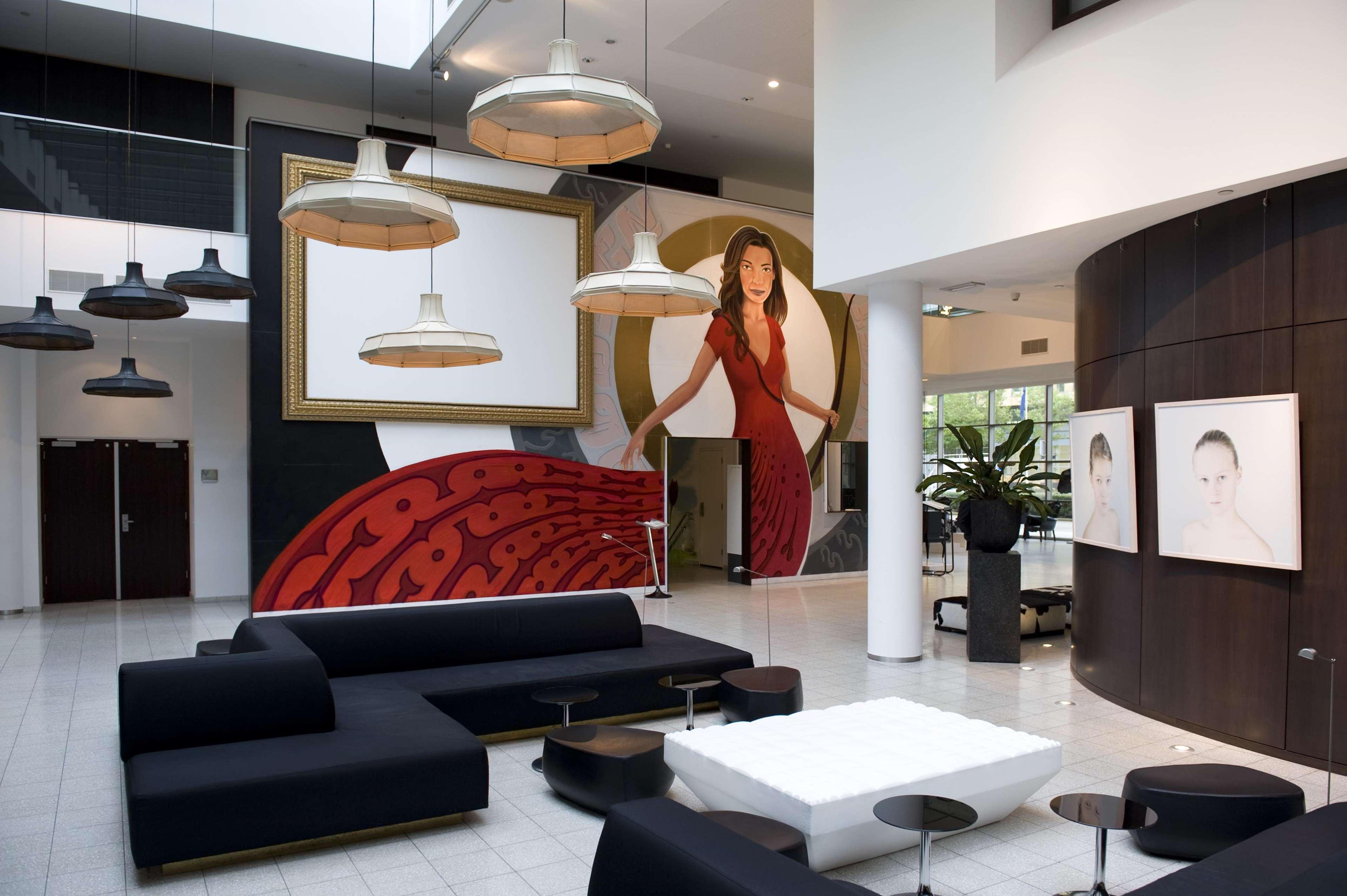 Dutch Design Artemis Hotel 4*